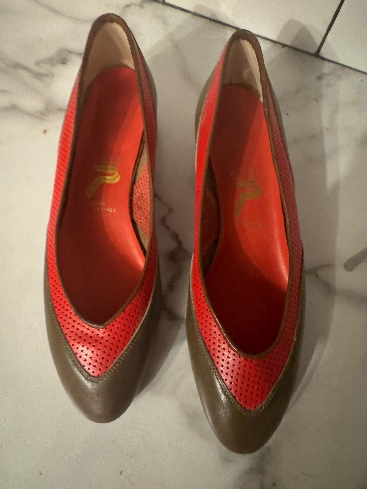 Vintage 60's red & taupe flats 8.5 M Pierre France
