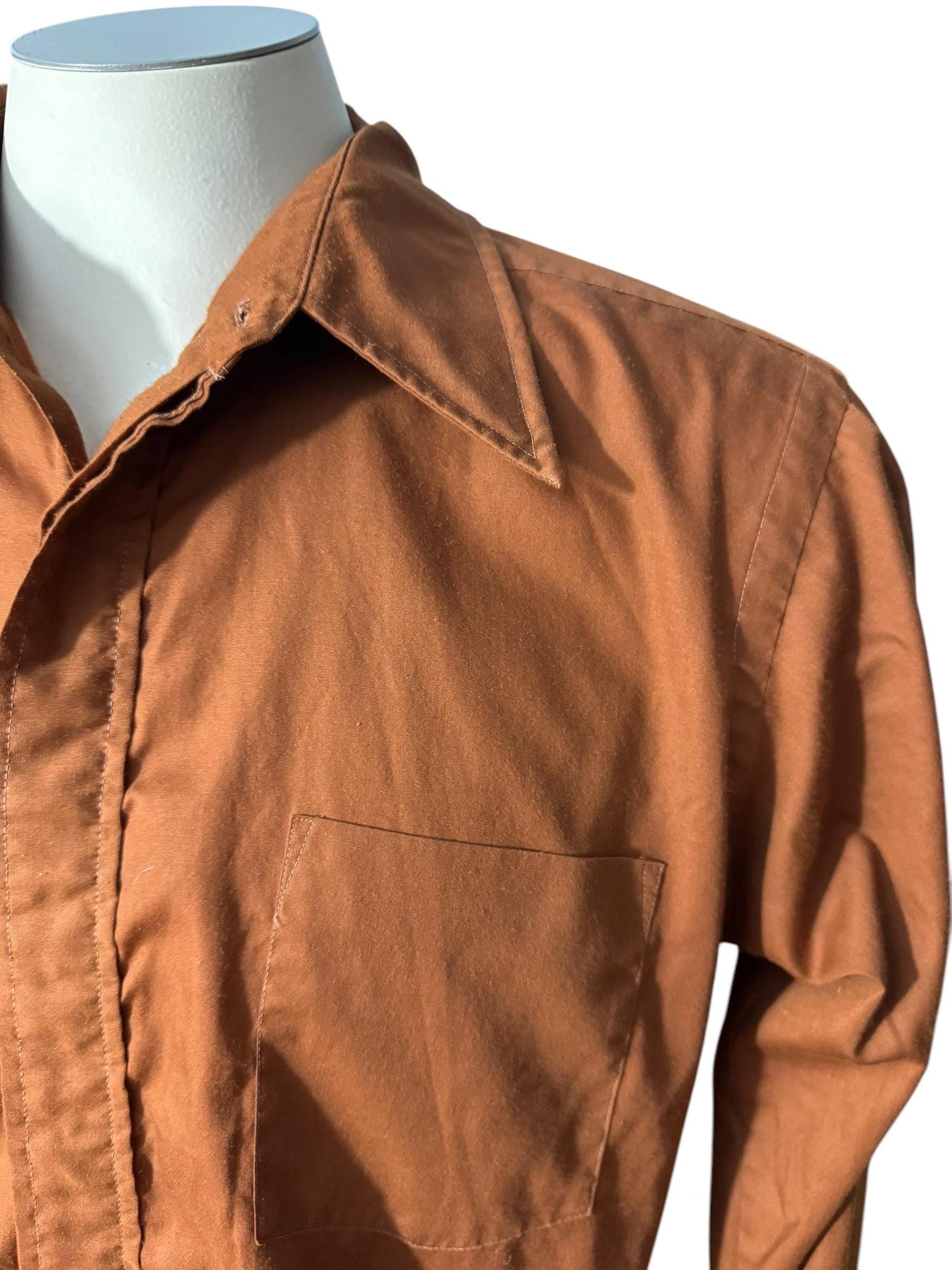 Vintage 70's men's brown dress shirtM Career Club