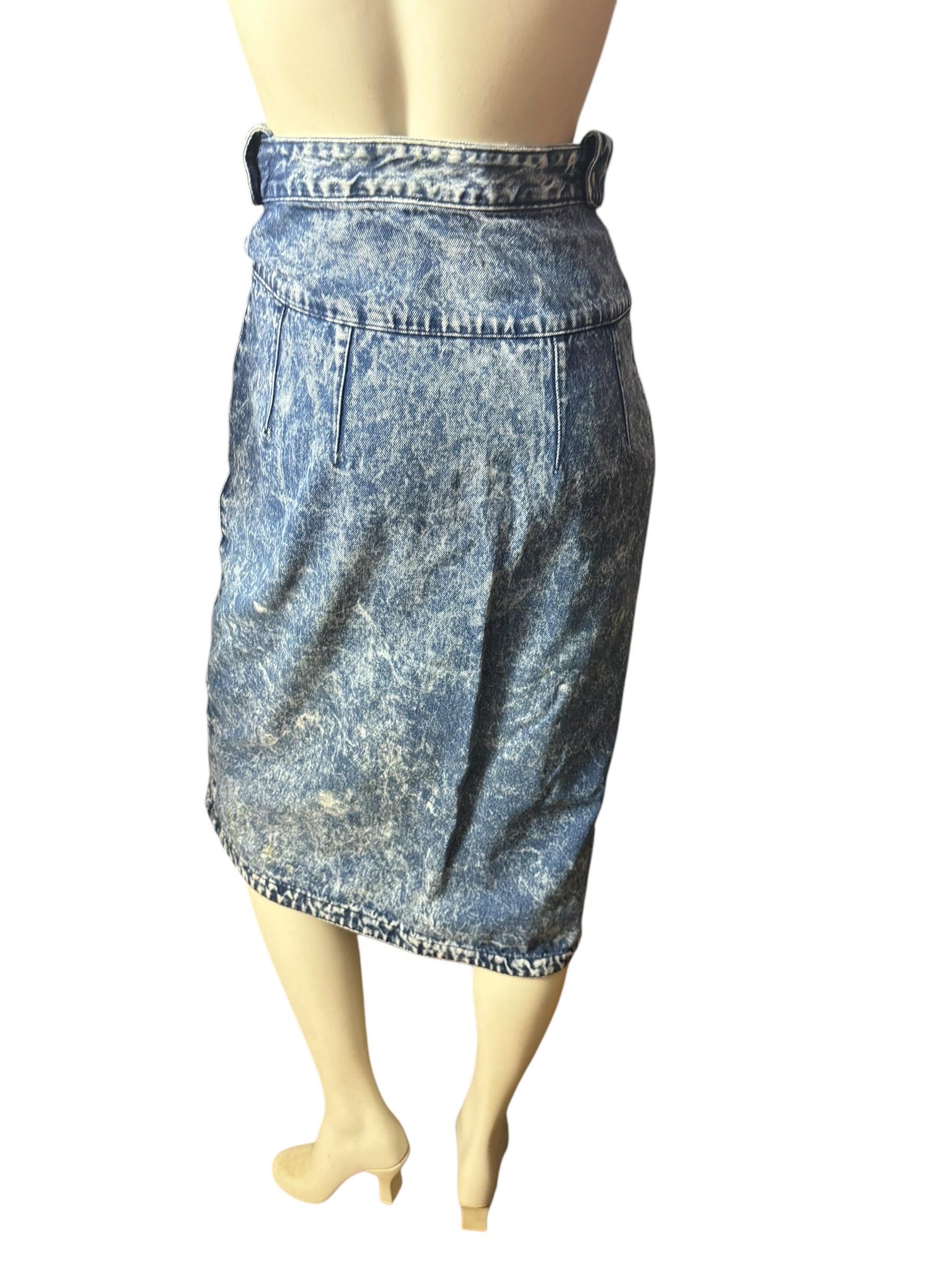 Vintage 80’s high waist stone washed jean skirt 6