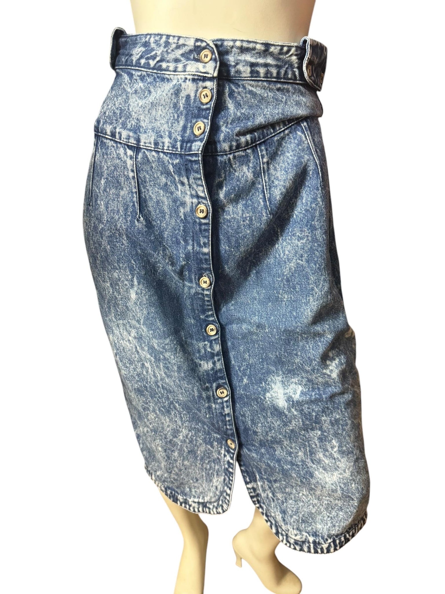 Vintage 80’s high waist stone washed jean skirt 6