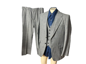 Vintage 70’s blue plaid 3 pc suit 40 R