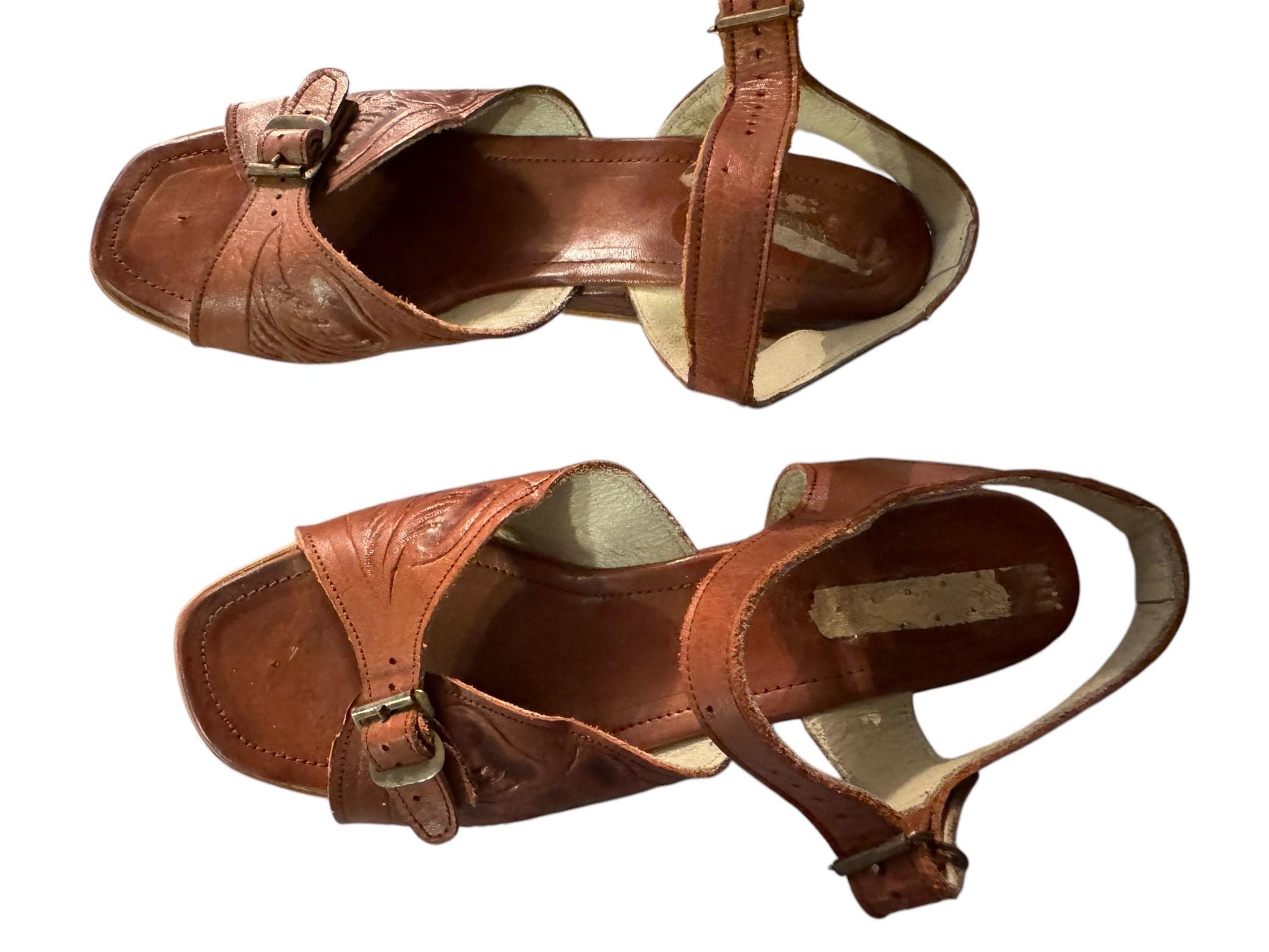 Vintage leather embossed sandals 5.5