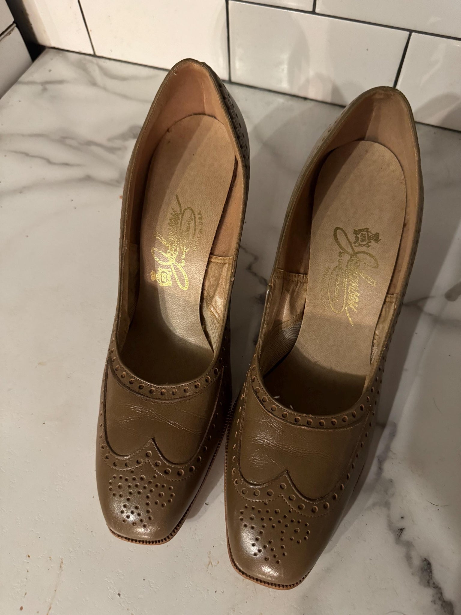 Vintage taupe 60's heels 9.5 AA Johansen