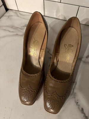 Vintage taupe 60's heels 9.5 AA Johansen