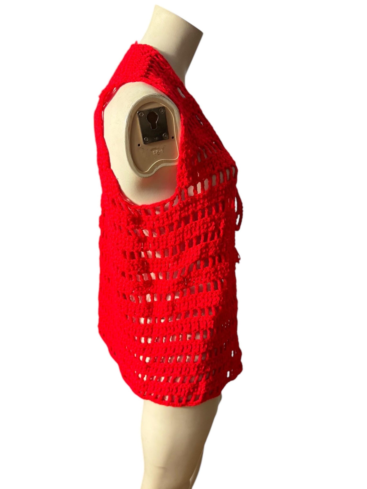 Vintage 70’s red crochet vest M L