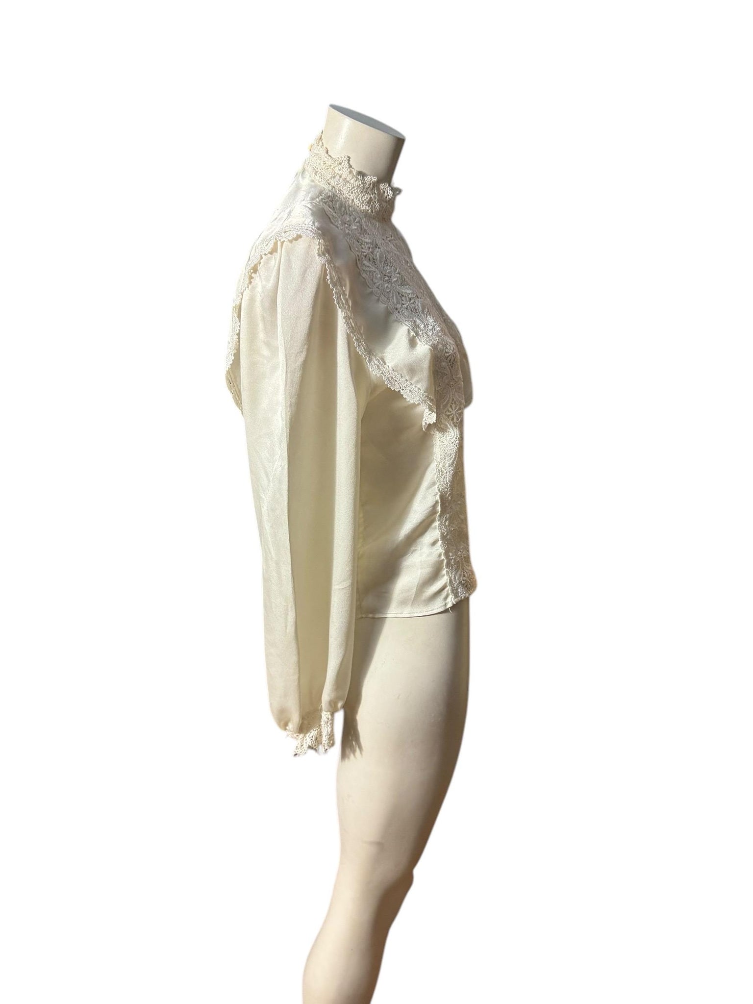 Vintage 80's prairie lace blouse M