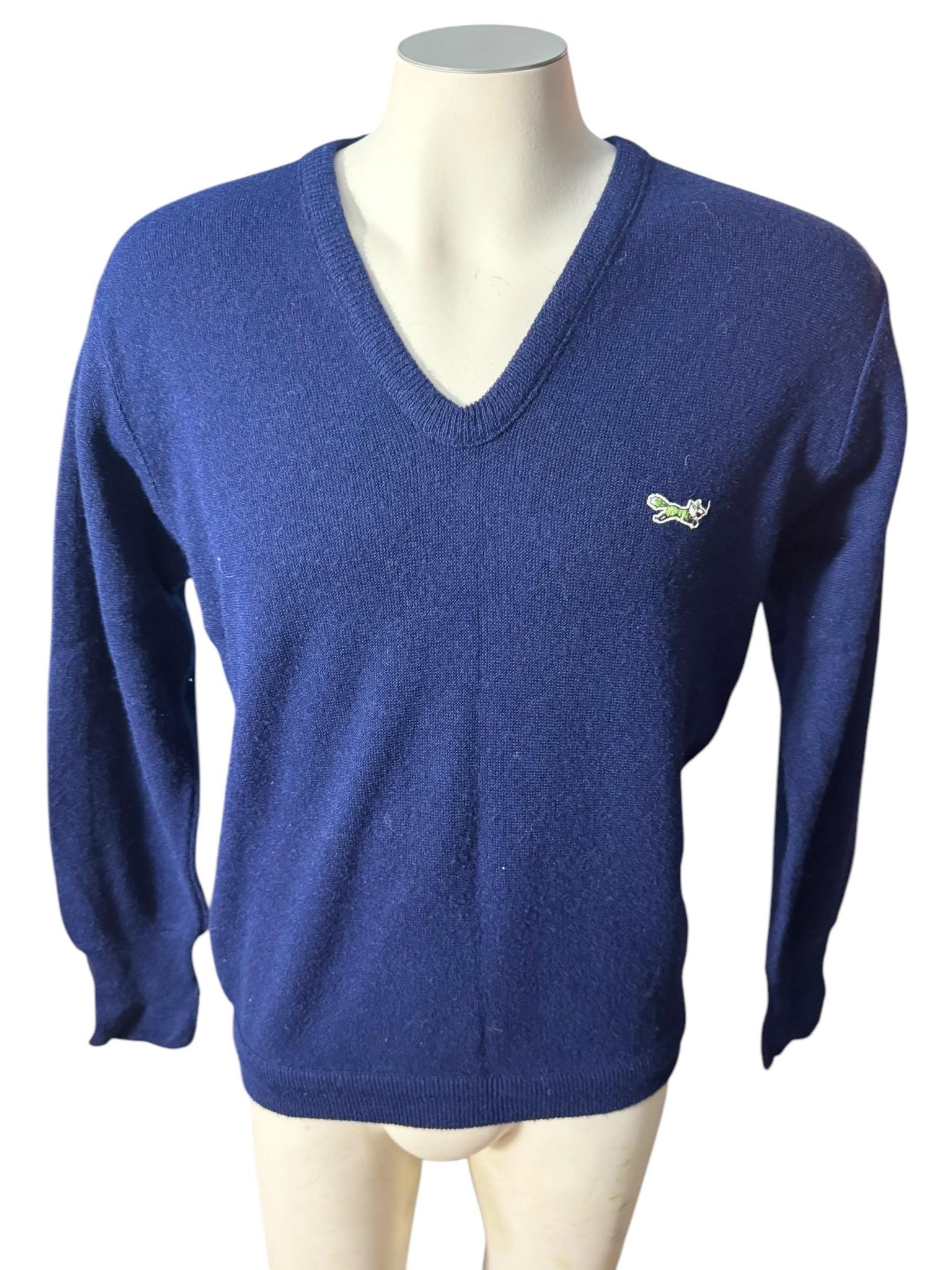 Vintage 70's men's blue v neck sweater M The Fox