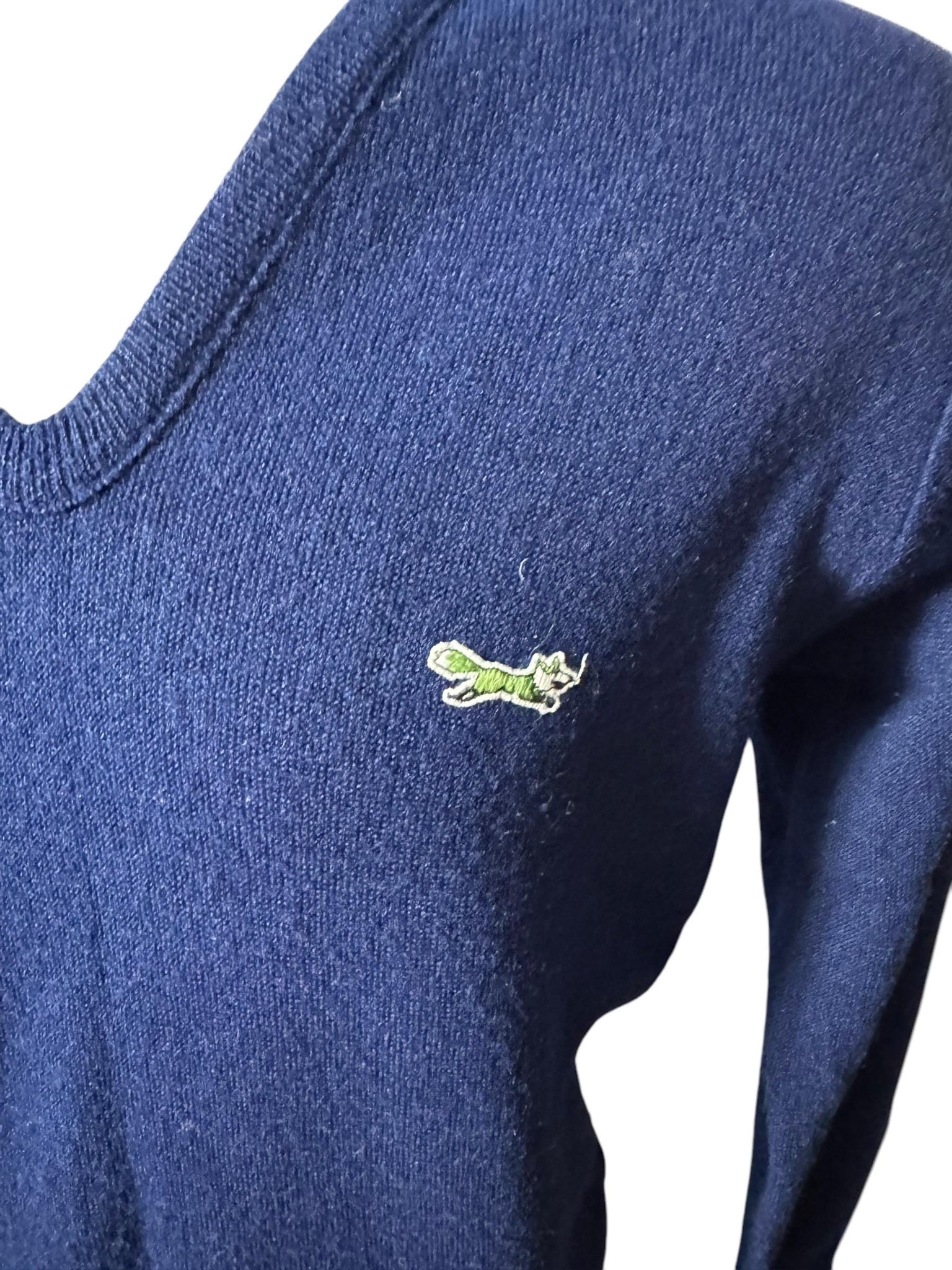 Vintage 70's men's blue v neck sweater M The Fox