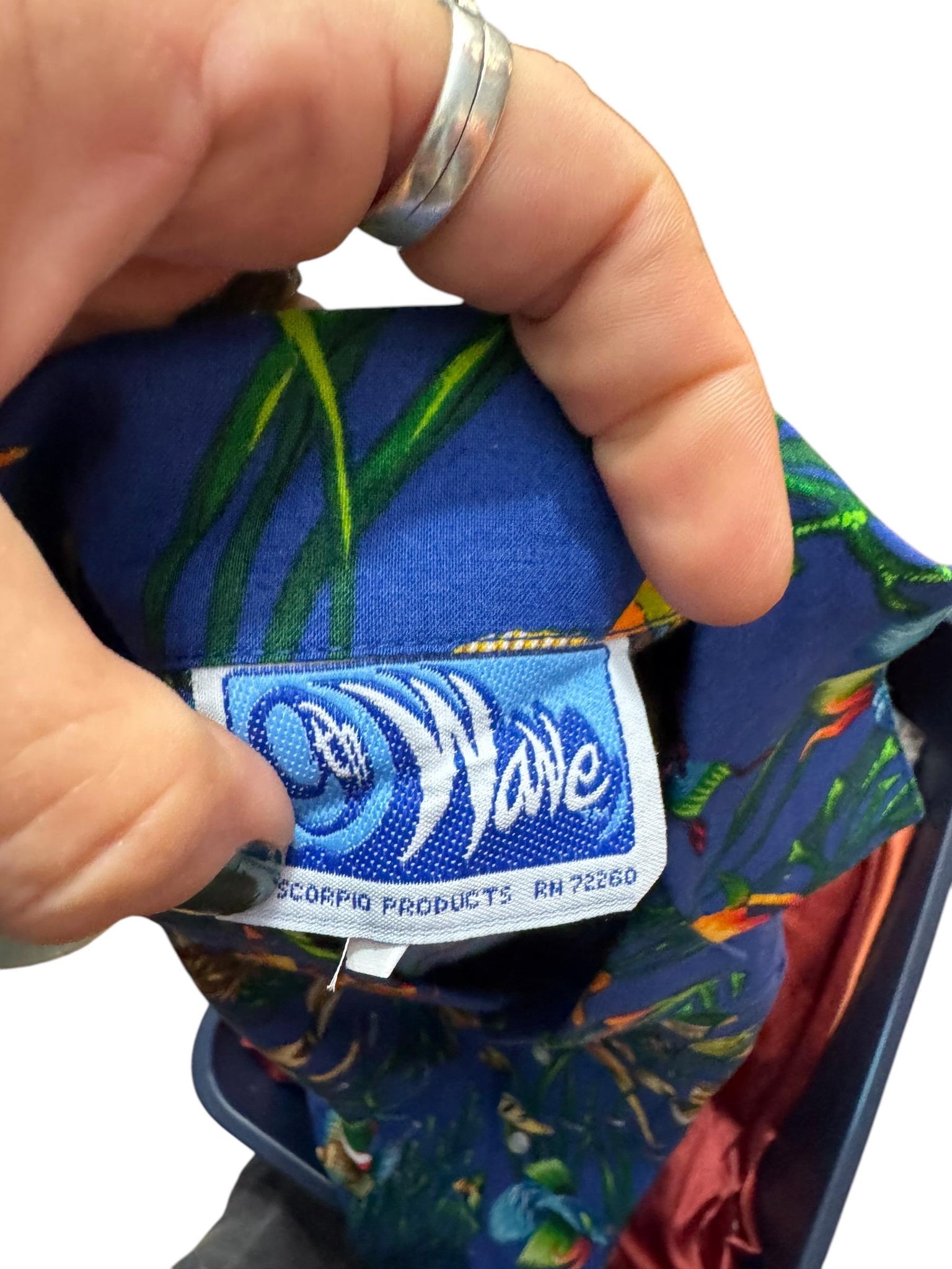 Vintage 80's Hawaiian shirt L Wave fish pattern