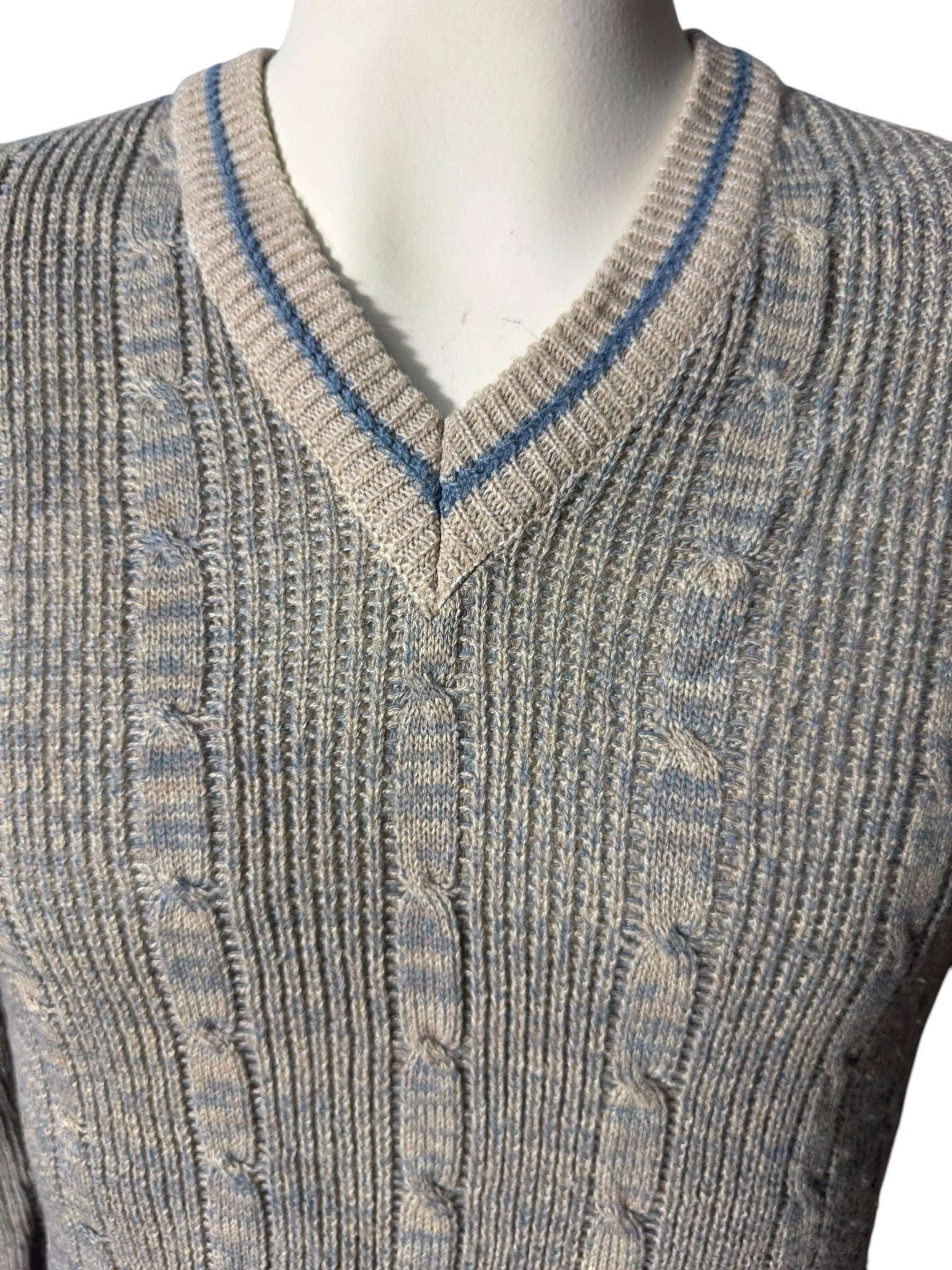 Vintage 70's men's V neck sweater M Kennington