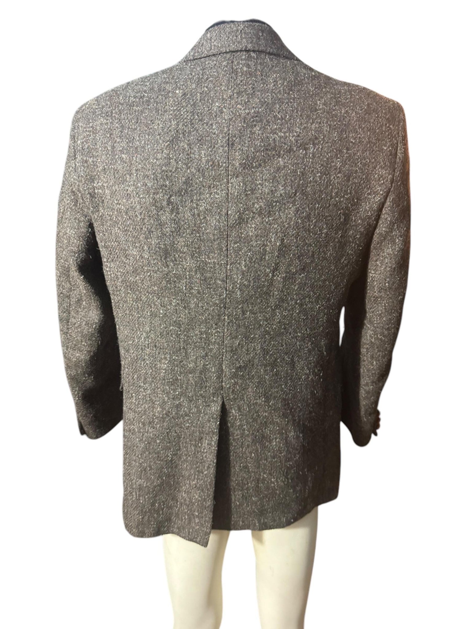 Vintage men's gray wool suit jacket 42 R Hunt Valley