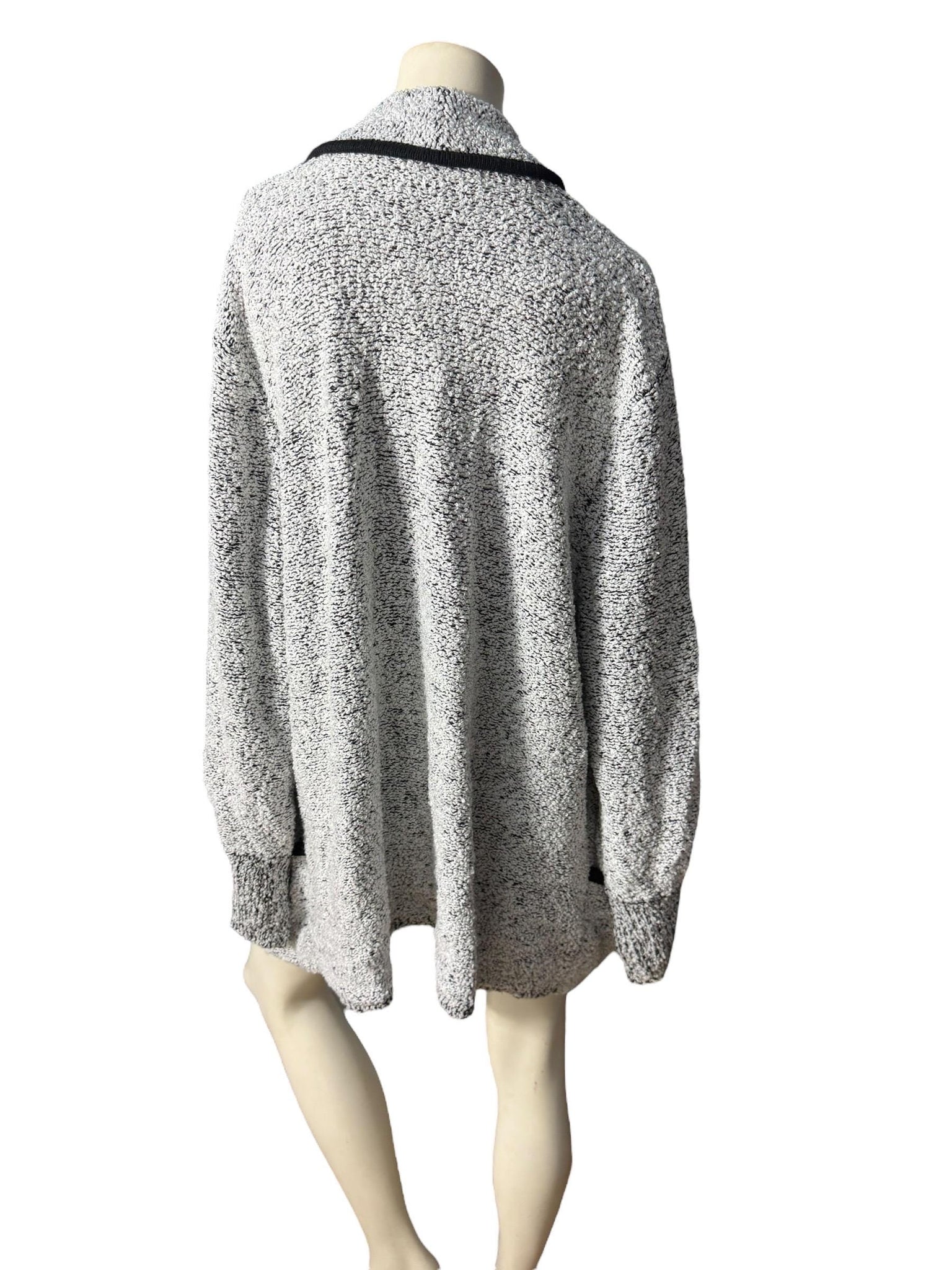 Vintage 80's black & white sweater 2xl Side Effects