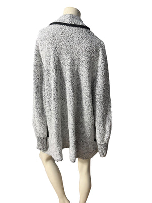 Vintage 80's black & white sweater 2xl Side Effects