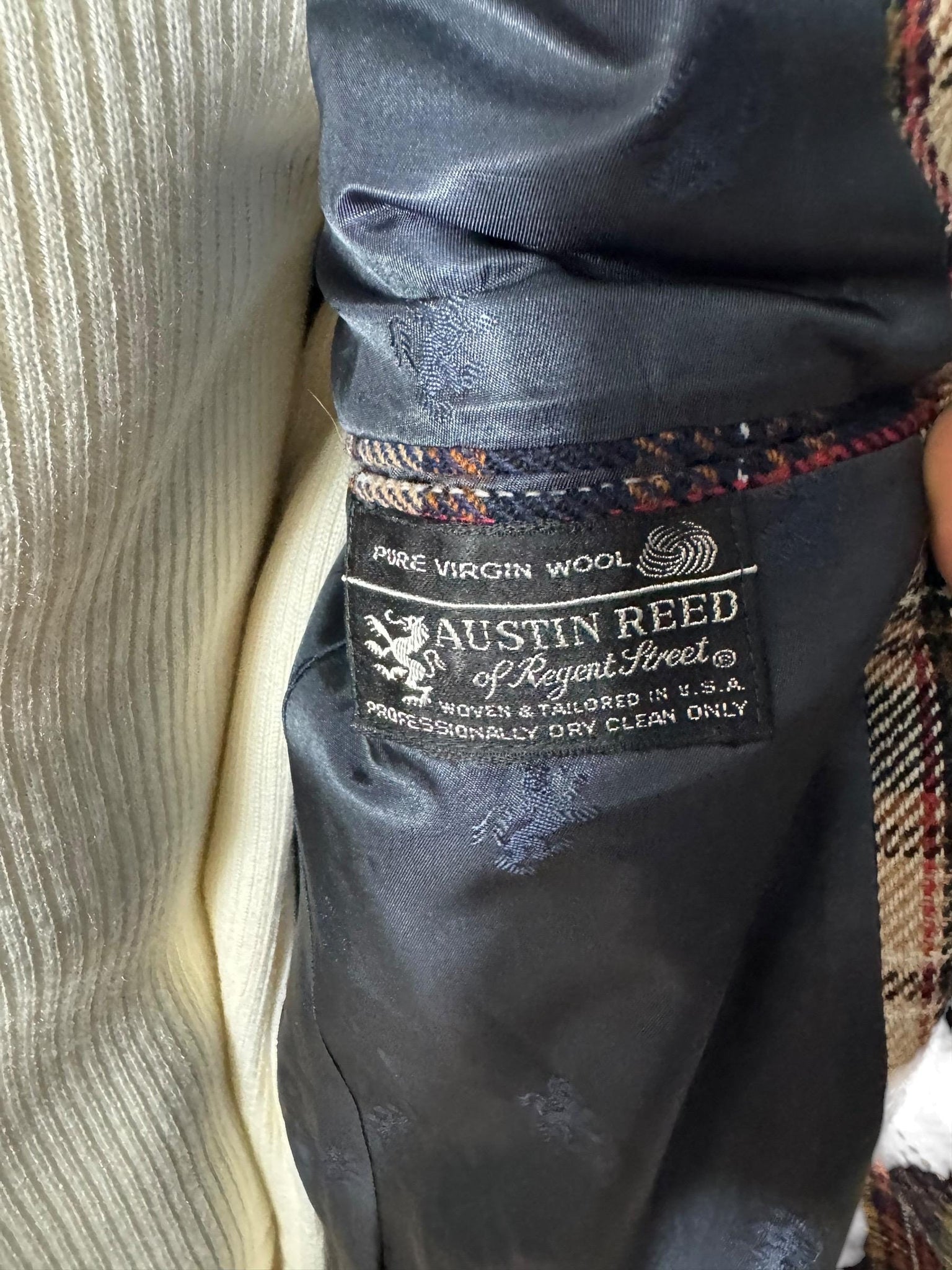 Vintage wool plaid suit jacket 44 Austin Reed