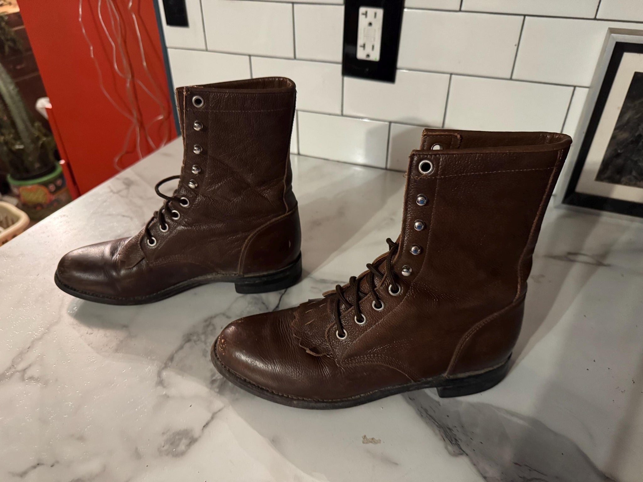 Vintage brown lace up boots Justin 6