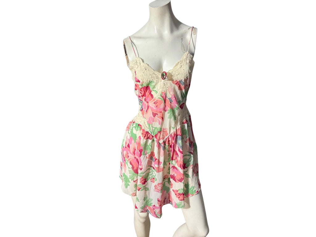Vintage 80’s Victoria’s Secret nightgown P