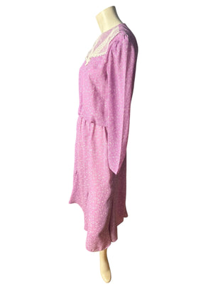 Vintage 80's lavender dress with lace collar M