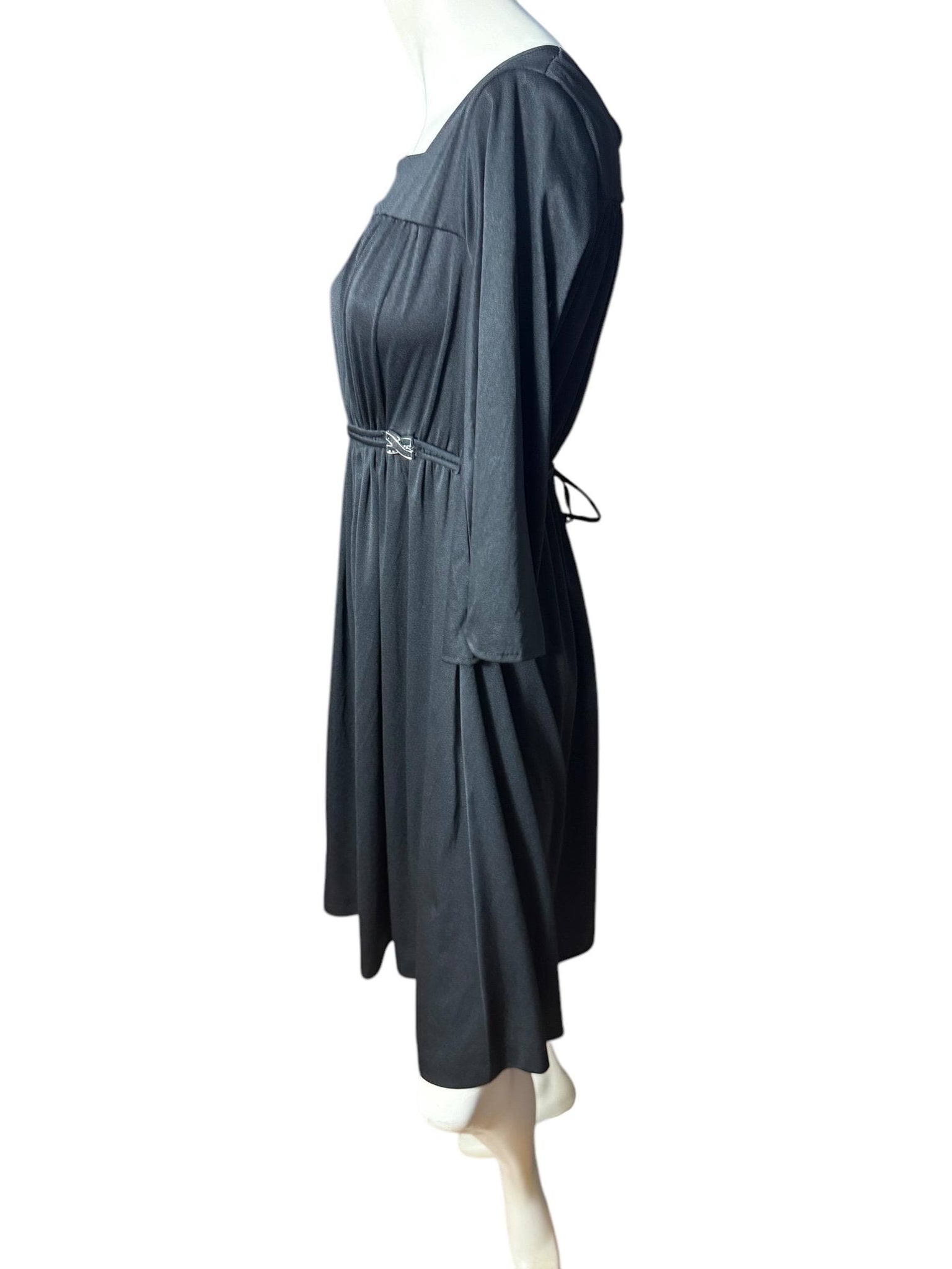 Vintage 70’s black midi bell sleeve dress M