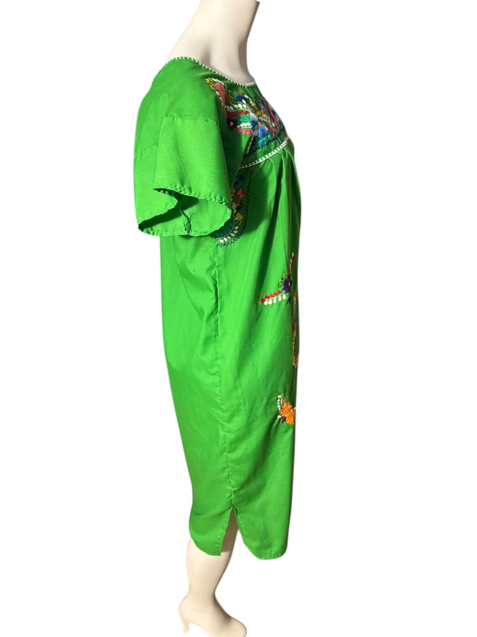 Vintage green mexican embroidered dress XS S