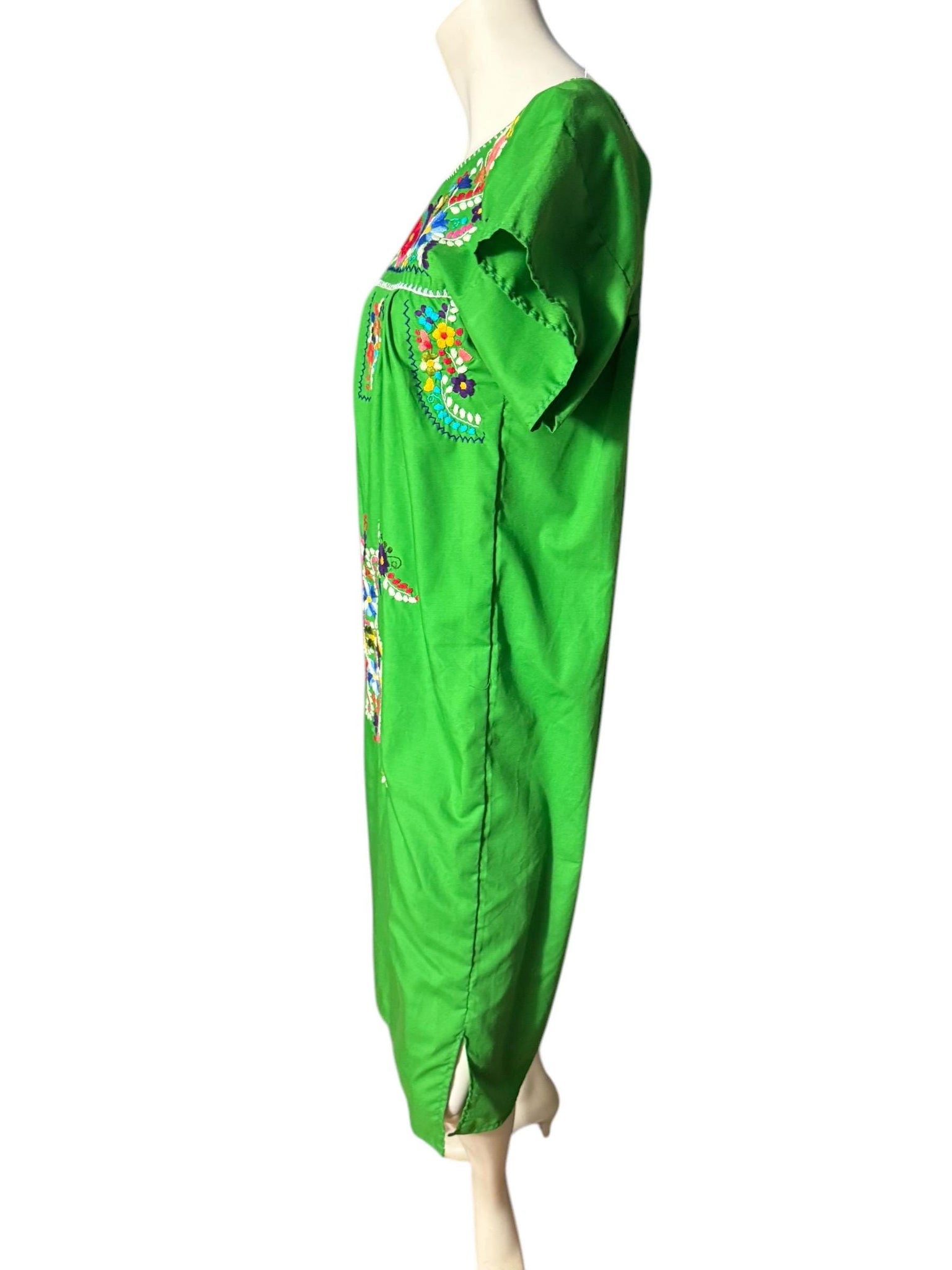 Vintage green mexican embroidered dress XS S