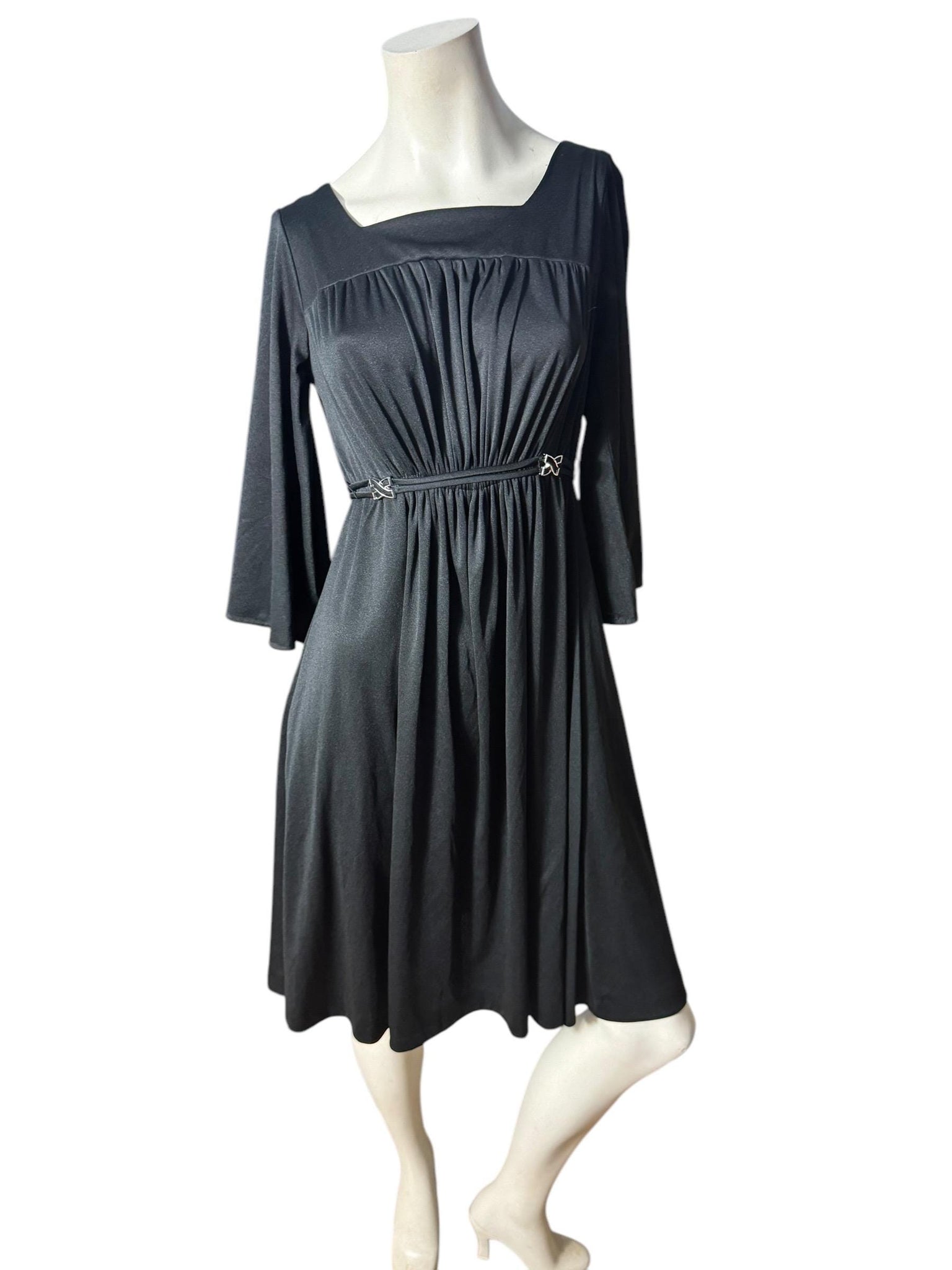 Vintage 70’s black midi bell sleeve dress M