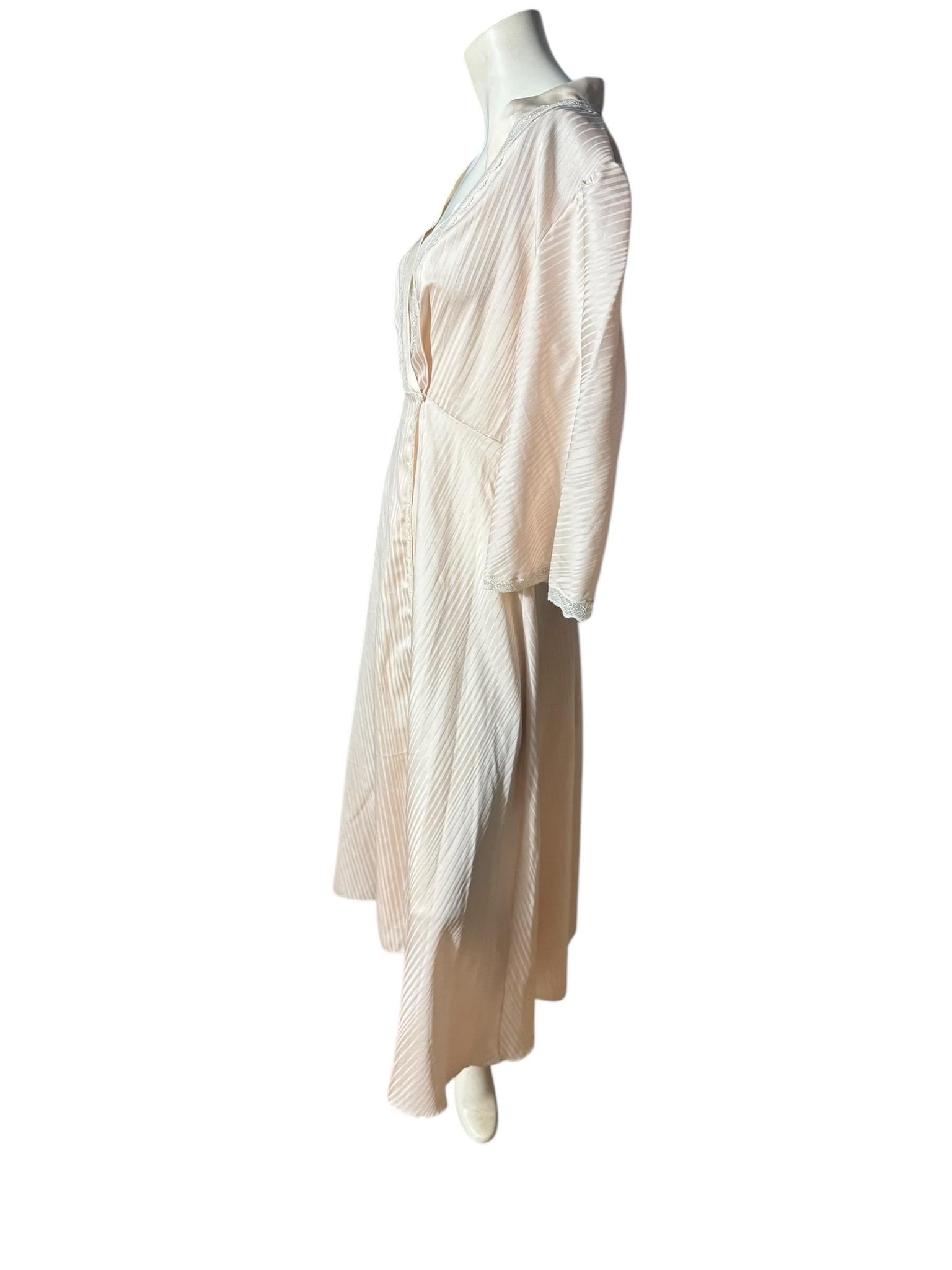 Vintage 70's long pink robe Marisel L