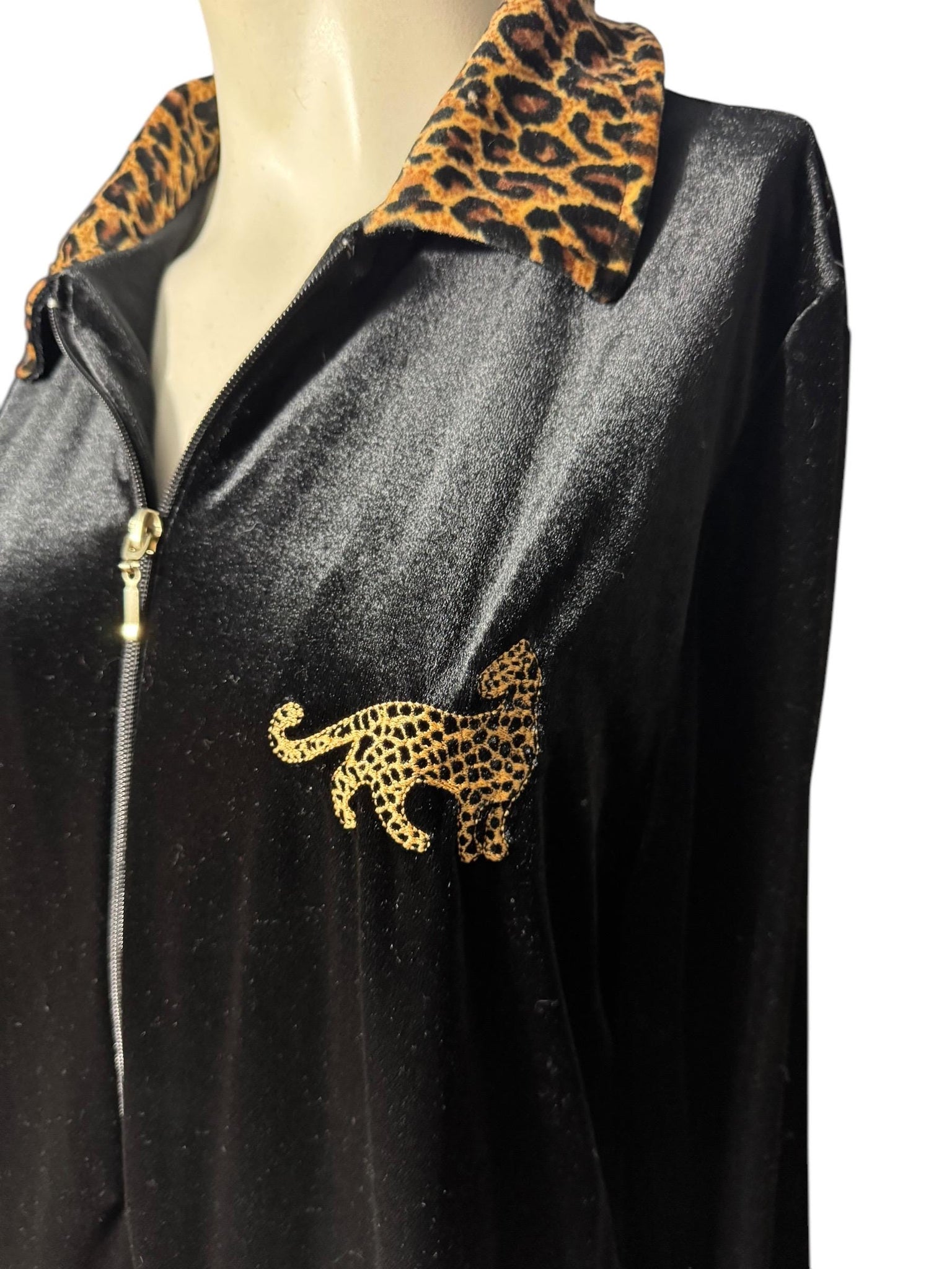 Vintage black leopard lounge robe M Amanda Stewart