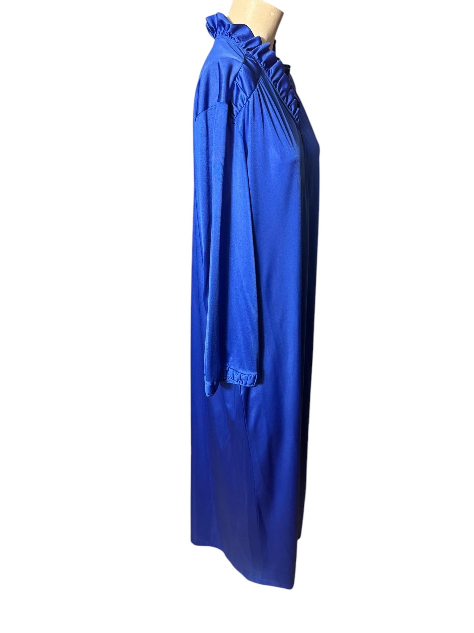 Vintage 70's blue robe Vanity Fair L