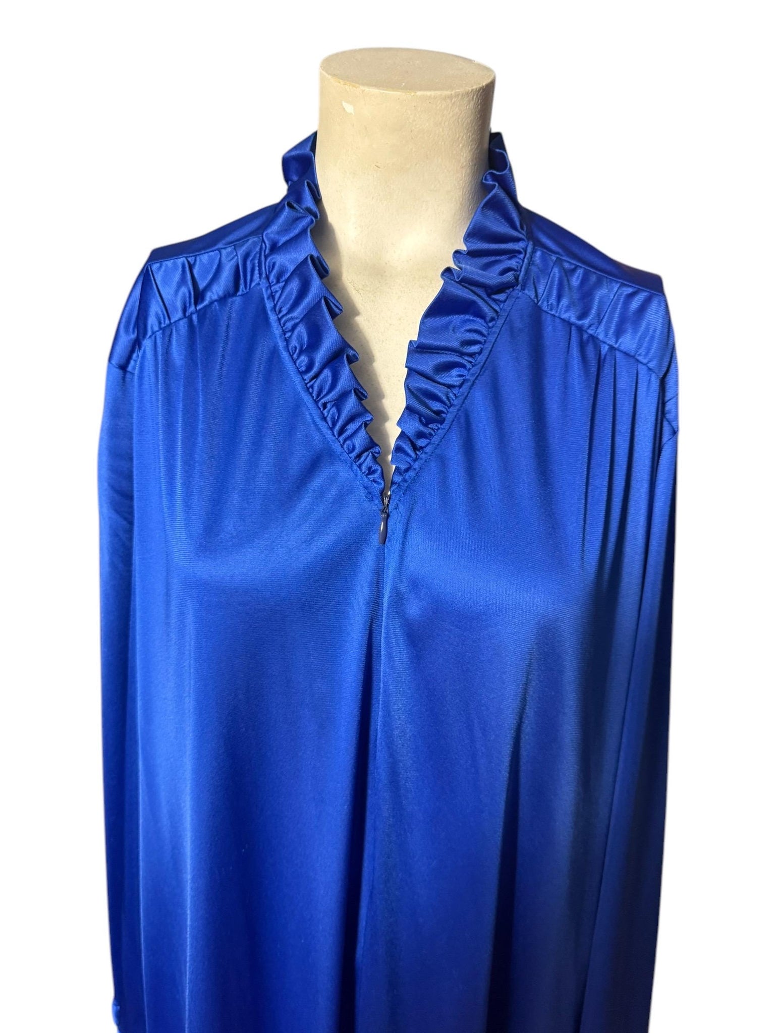 Vintage 70's blue robe Vanity Fair L
