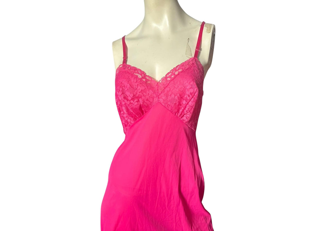 Vintage 60's hot pink slip 34 M Vanity Fair
