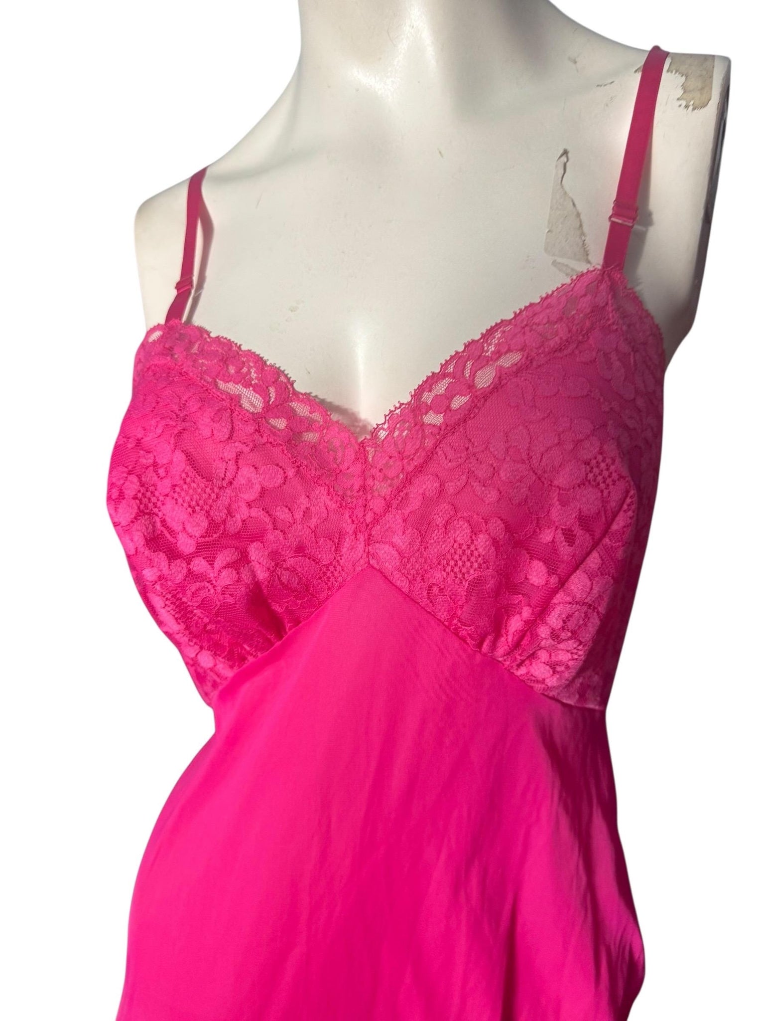 Vintage 60's hot pink slip 34 M Vanity Fair
