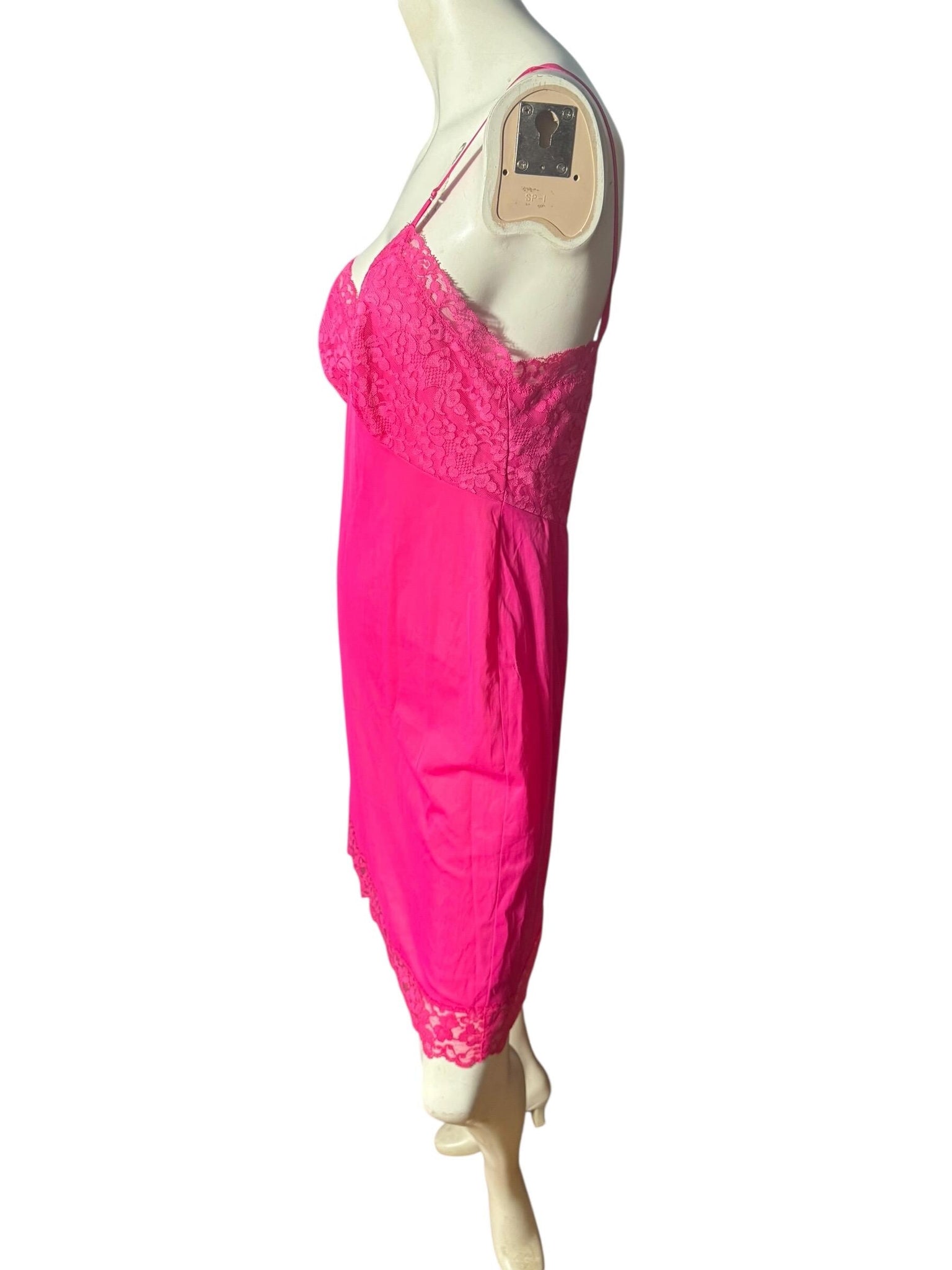 Vintage 60's hot pink slip 34 M Vanity Fair