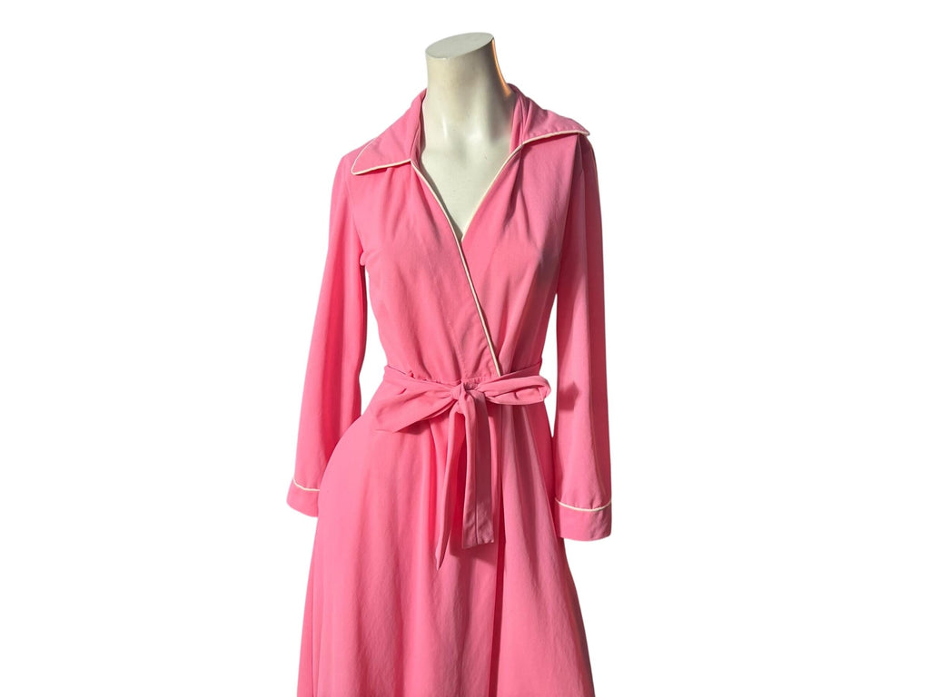 Vintage 70's pink robe M Sears Take A Long