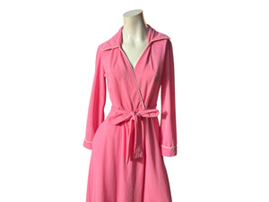 Vintage 70's pink robe M Sears Take A Long