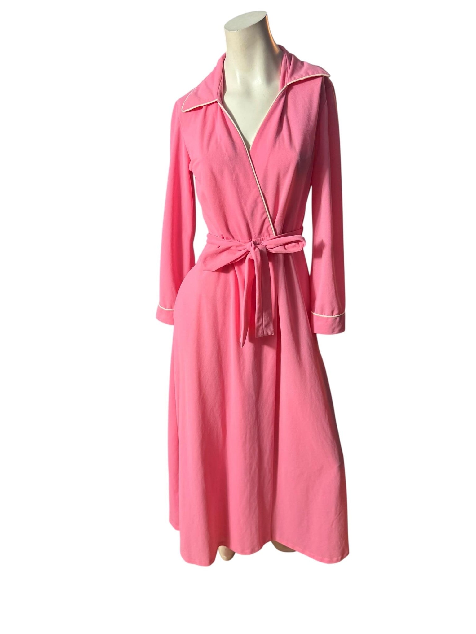 Vintage 70's pink robe M Sears Take A Long