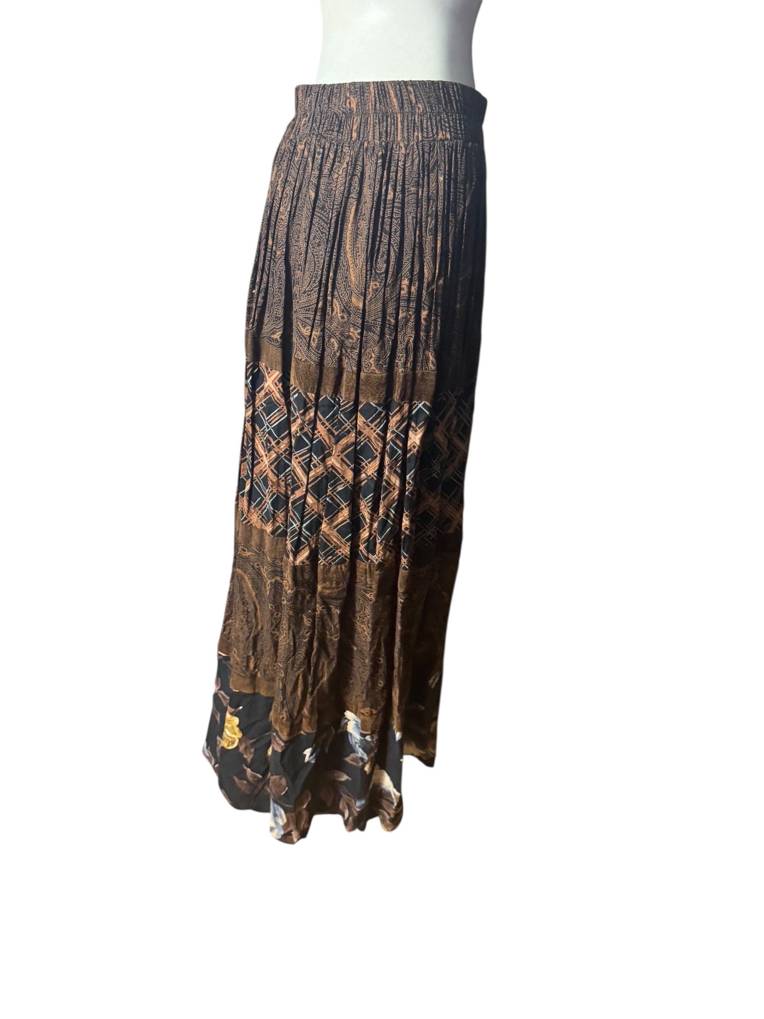 Vintage Stonebridge full circle skirt L rayon India