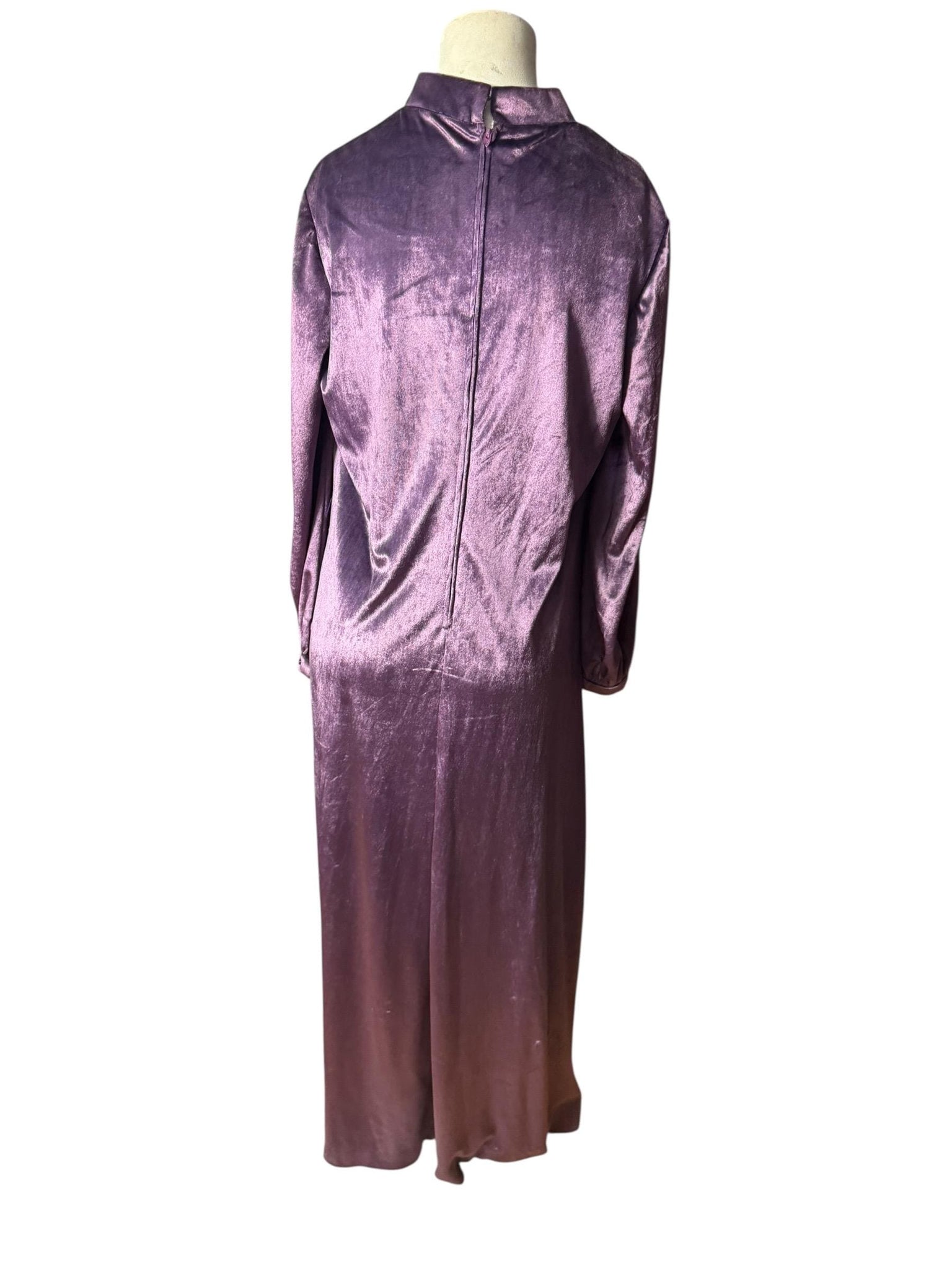 Vintage 1970’s purple velour long lounge dress