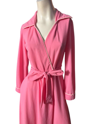 Vintage 70's pink robe M Sears Take A Long