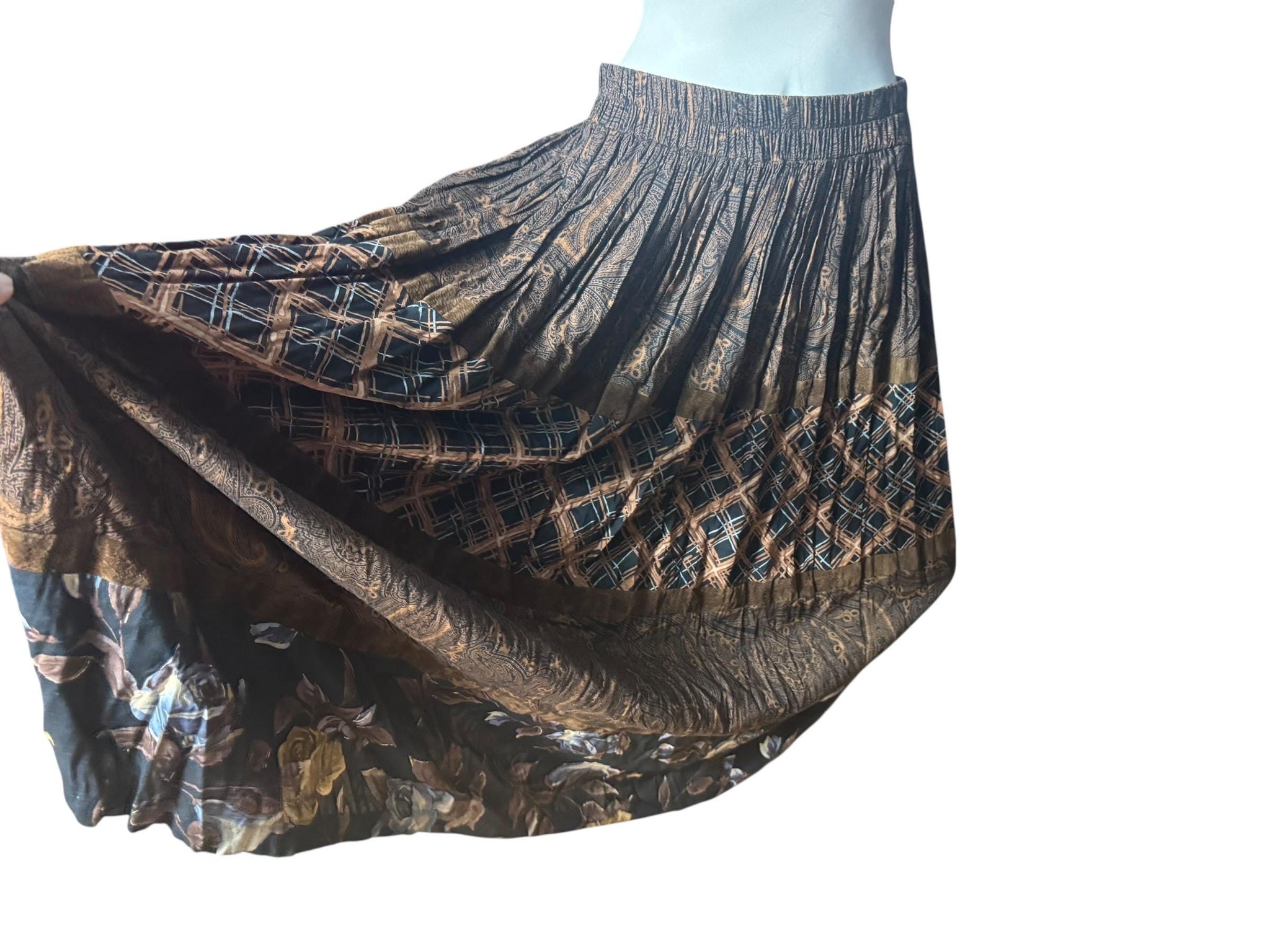 Vintage Stonebridge full circle skirt L rayon India