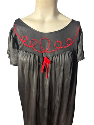 Vintage red & black nightgown L Correlations