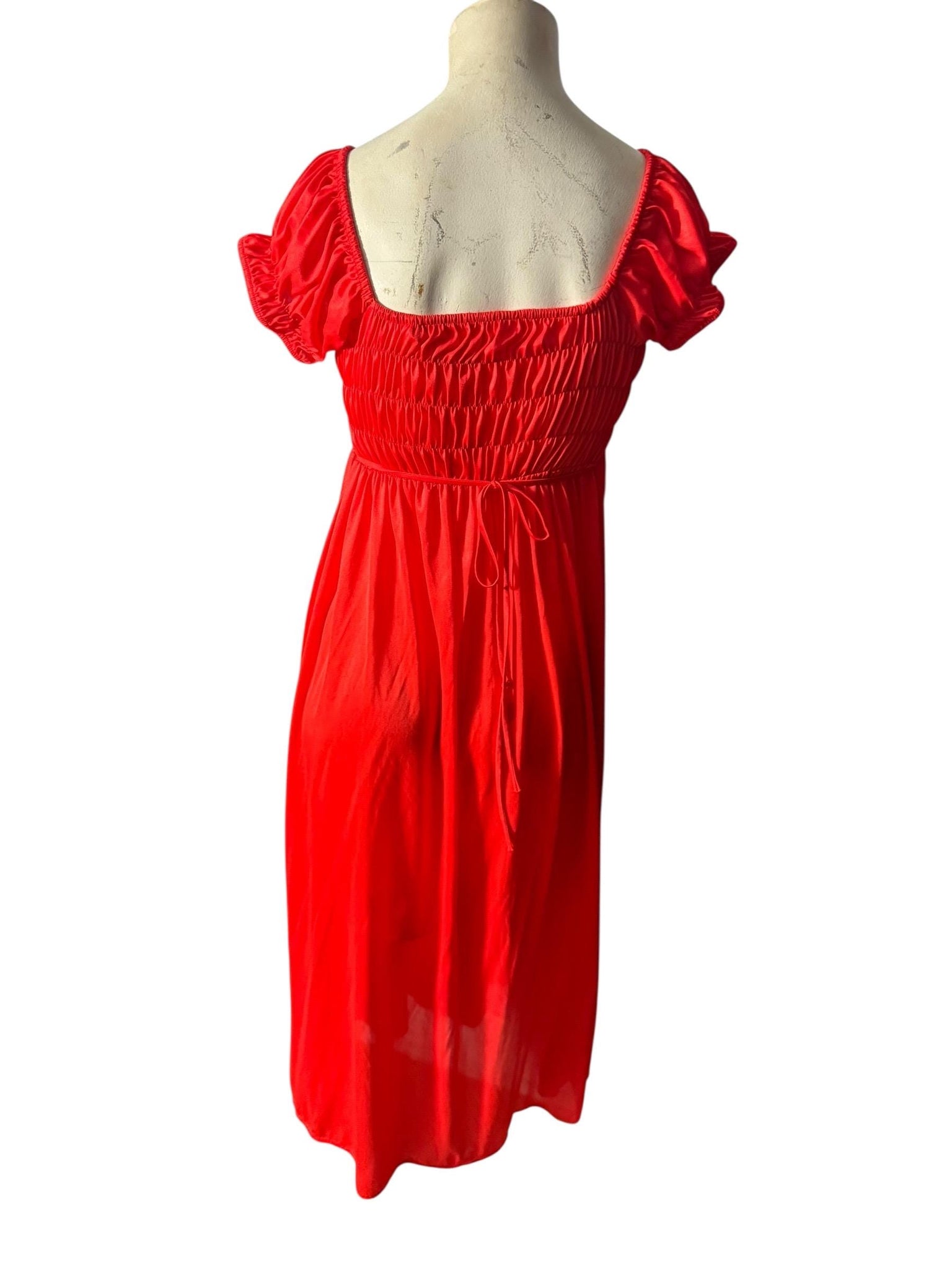 Vintage 70's long salmon smocked nightgown L