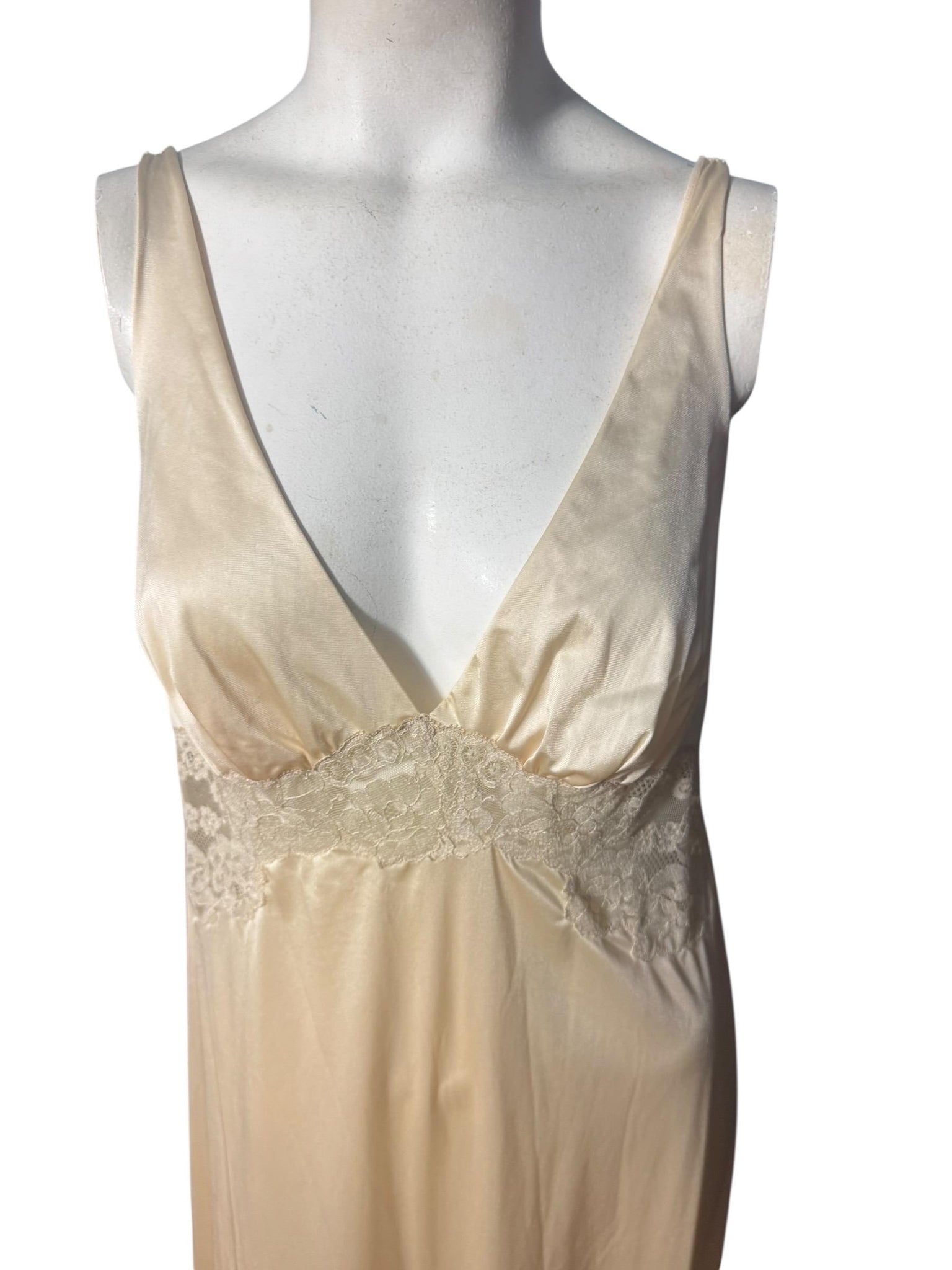 Vintage 70's long beige nightgown M