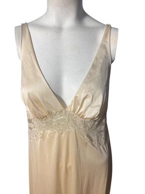 Vintage 70's long beige nightgown M