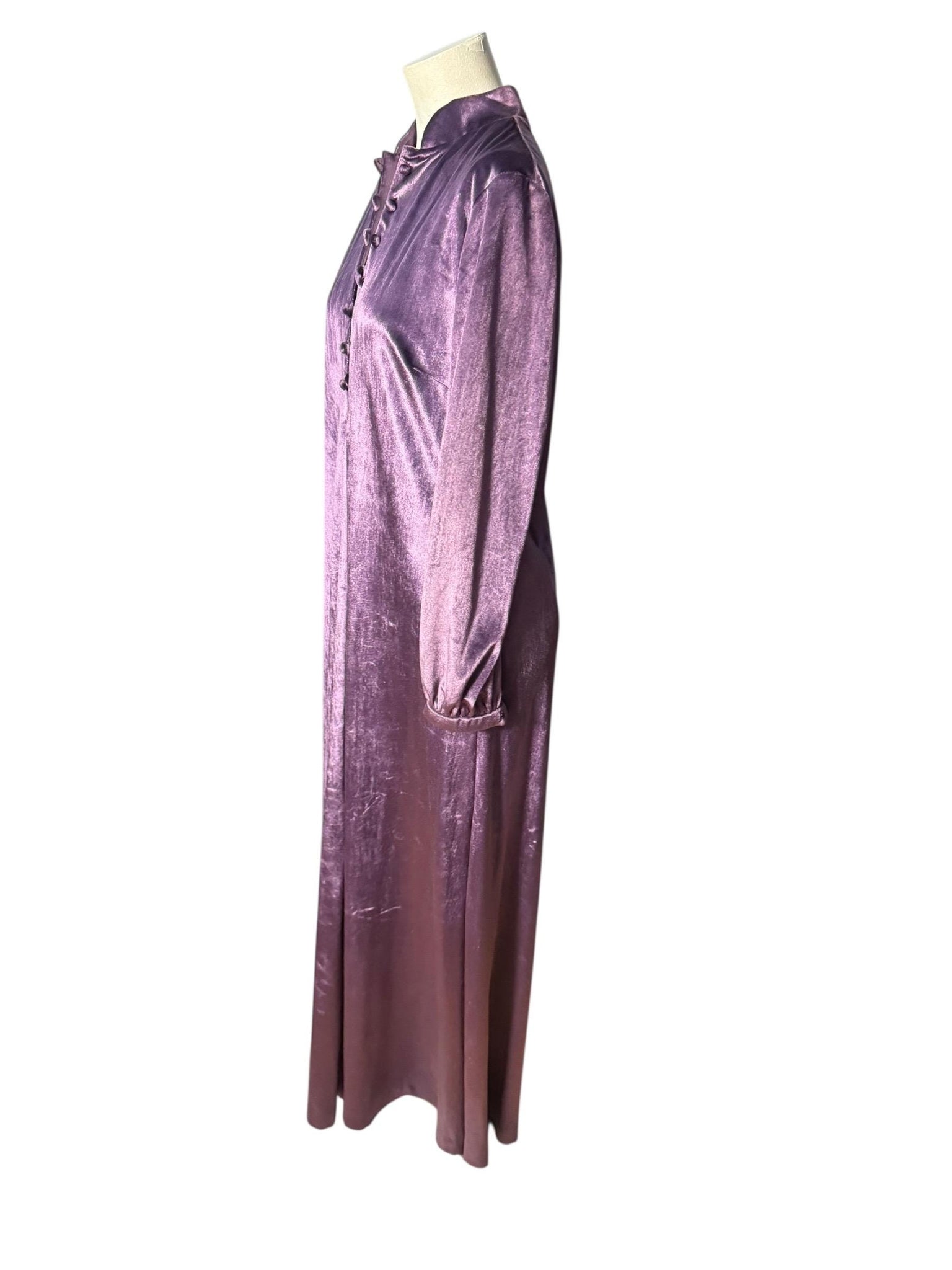 Vintage 1970’s purple velour long lounge dress