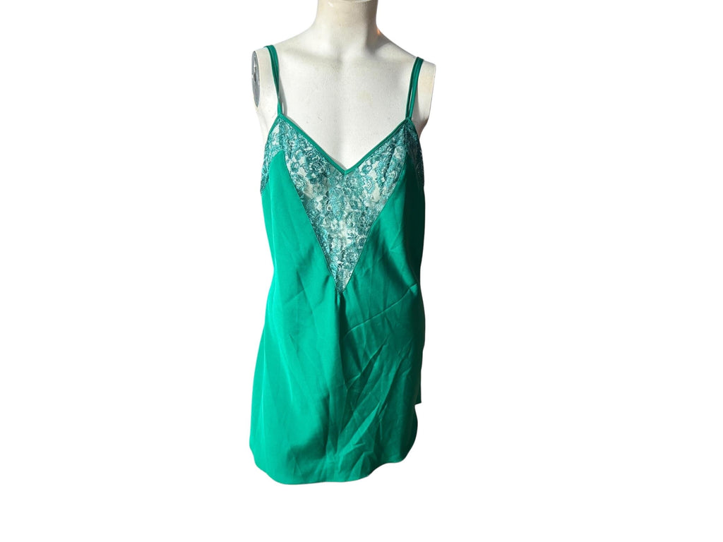 Vintage Victoria’s Secret green short nightgown M