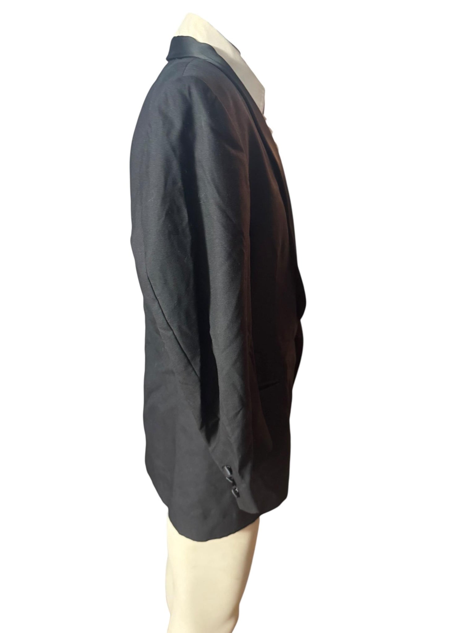 Vintage black wool tuxedo jacket lapel 42