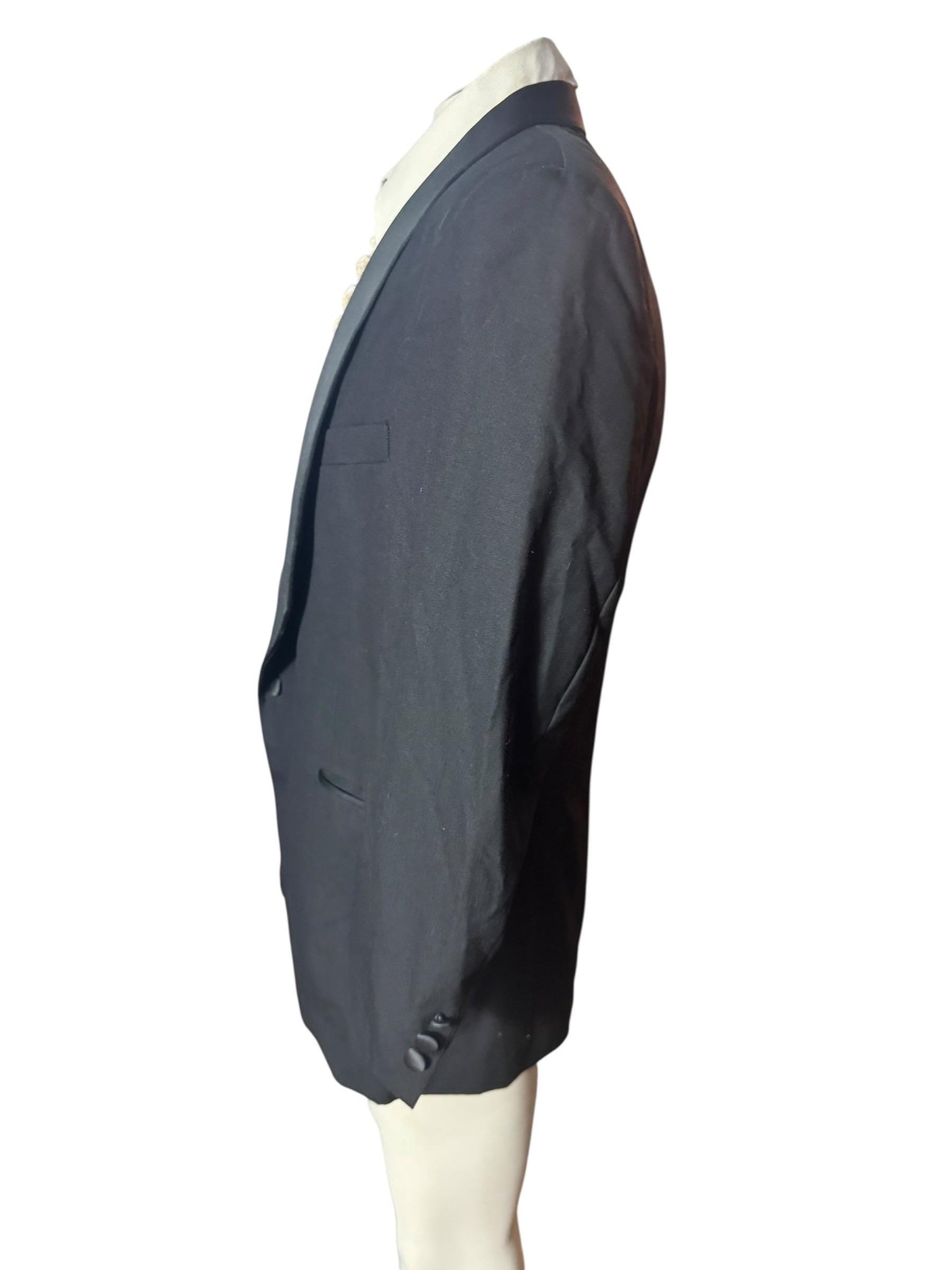 Vintage black wool tuxedo jacket lapel 42
