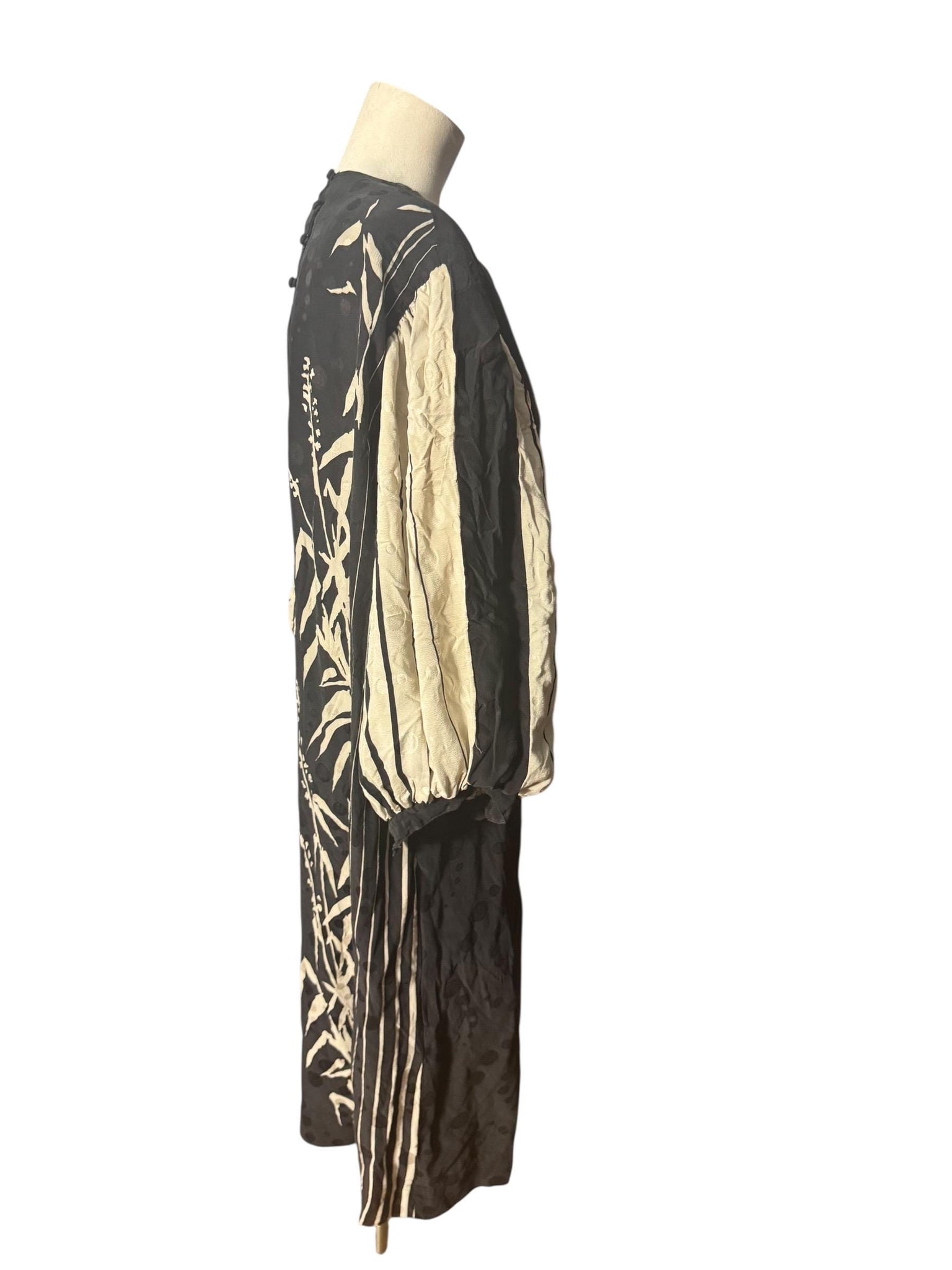 Vintage silk cream & black 80's dress 20 XXL balloon sleeves