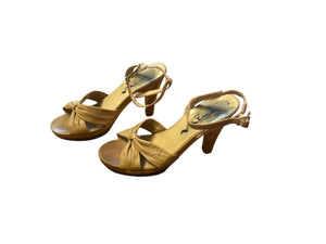 Vintage 70's tan heel shoes 9 N Nina