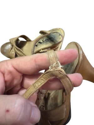 Vintage 70's tan heel shoes 9 N Nina